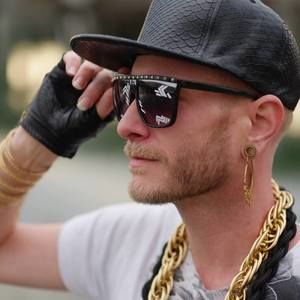 Meet your Posher, Bradford